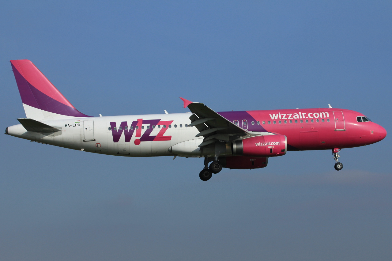 HA-LPD, (cn 1902), Airbus A320-233