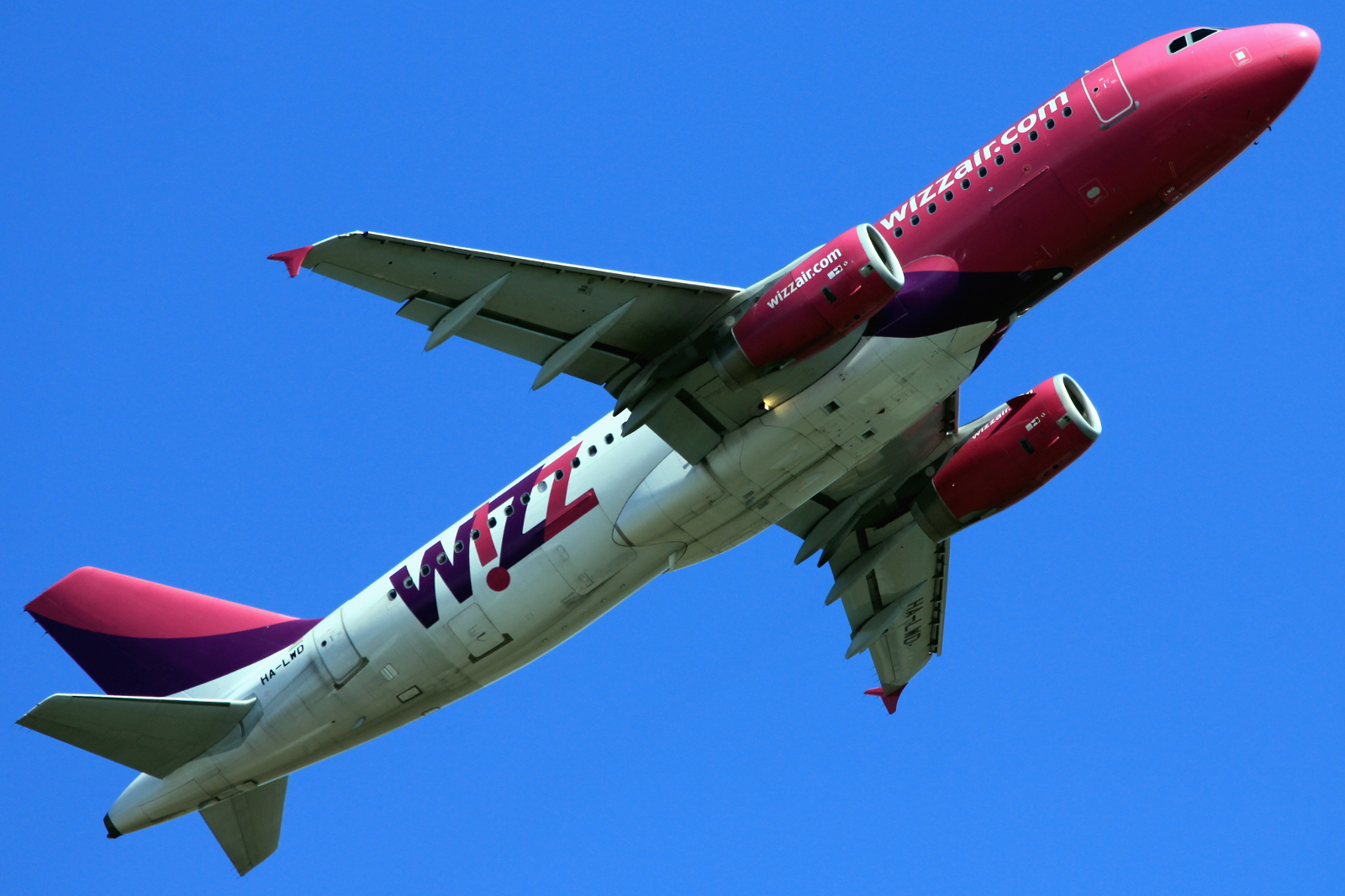 HA-LWD (4351) 2010 Airbus A320-232