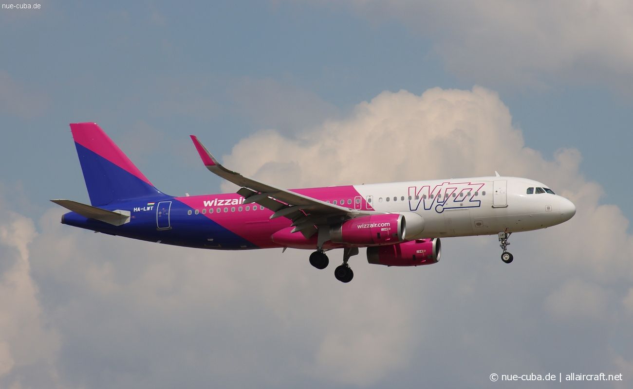 HA-LWT (5615) 2013 Airbus A320-232(WL)