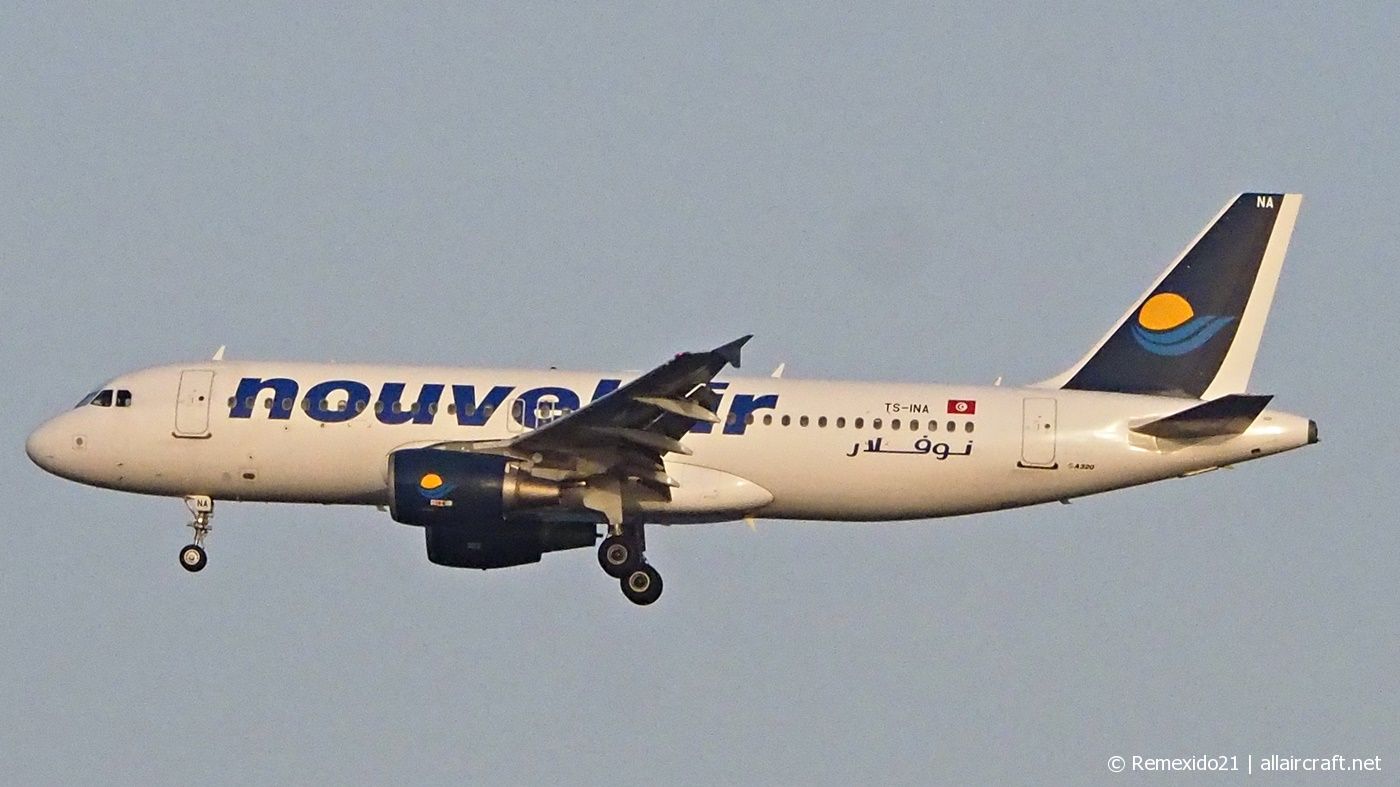 TS-INA (1121) 1999 Airbus A320-214