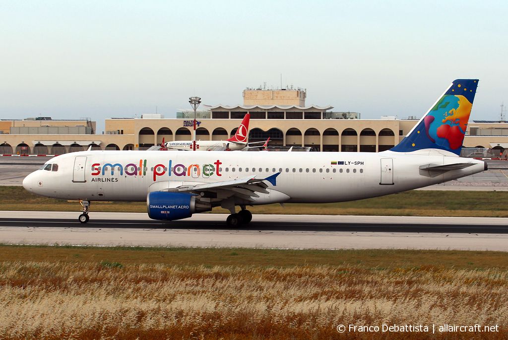 LY-SPH · Airbus A320-214 · (MLA / LMML)