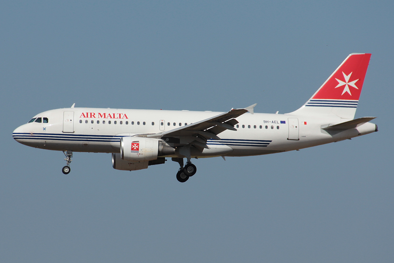 9H-AEL (2332) 2004 Airbus A319-111