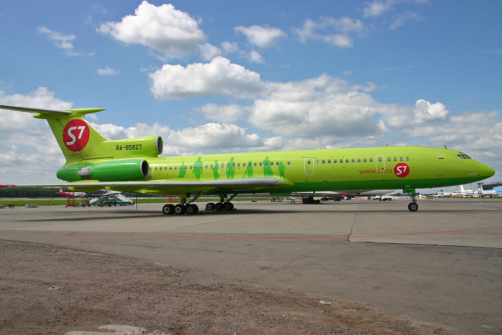RA-85827 (cn 86A-745) Tupolev Tu-154M