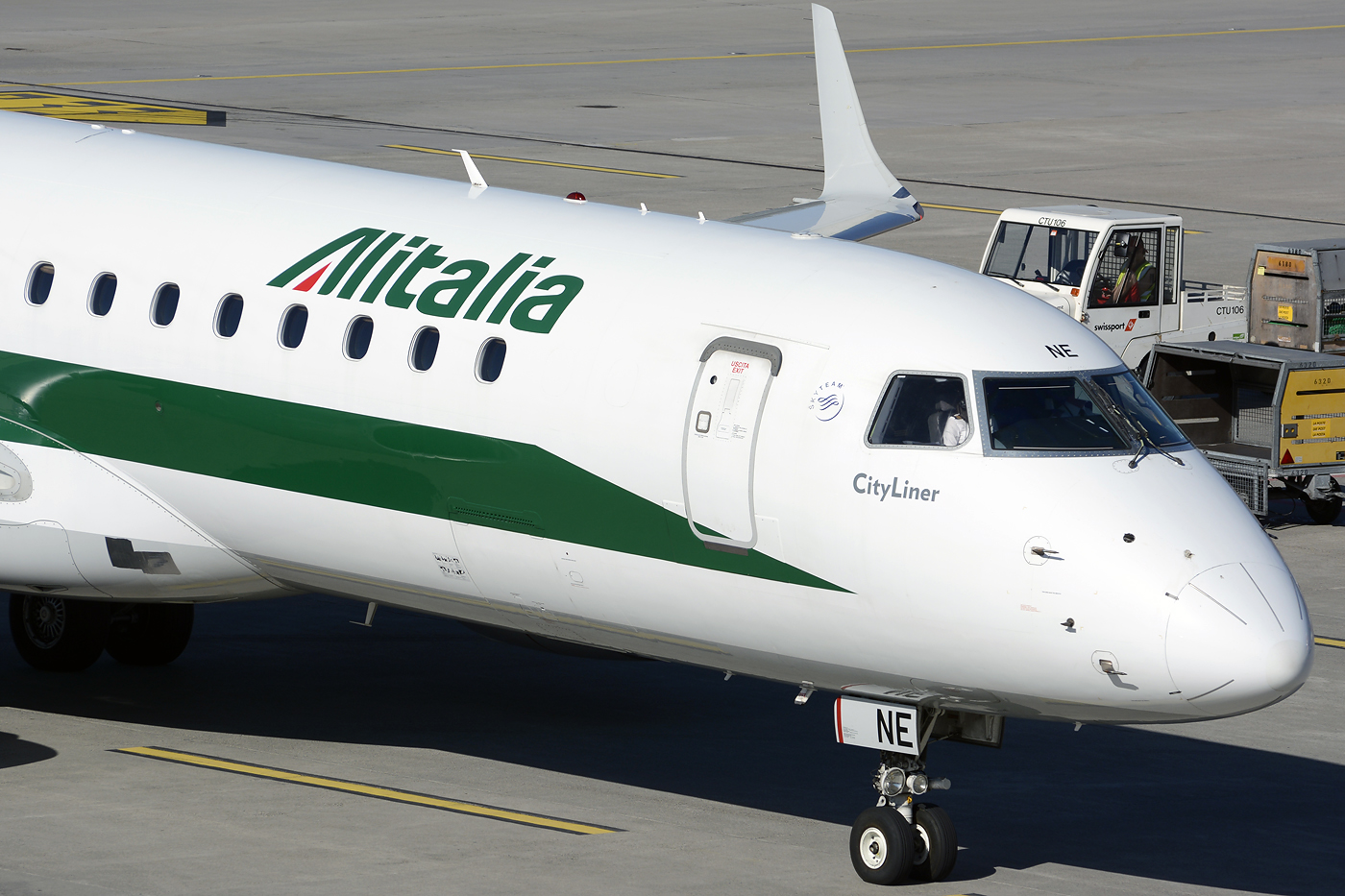 EI-RNE (cn 19000520) Embraer 190-100STD
