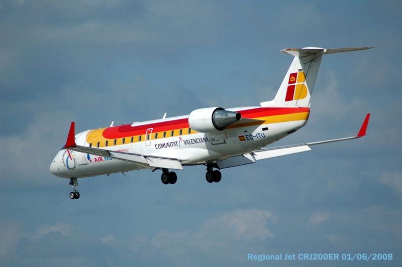 EC-ITU (7866) 2003 Bombardier CRJ200ER