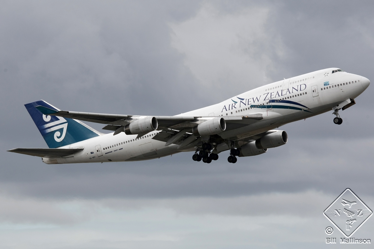 ZK-NBT (cn 24855) Boeing 747-419