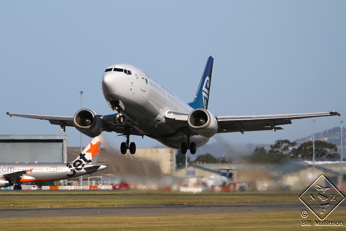 ZK-NGD (cn 28732) Boeing 737-3U3