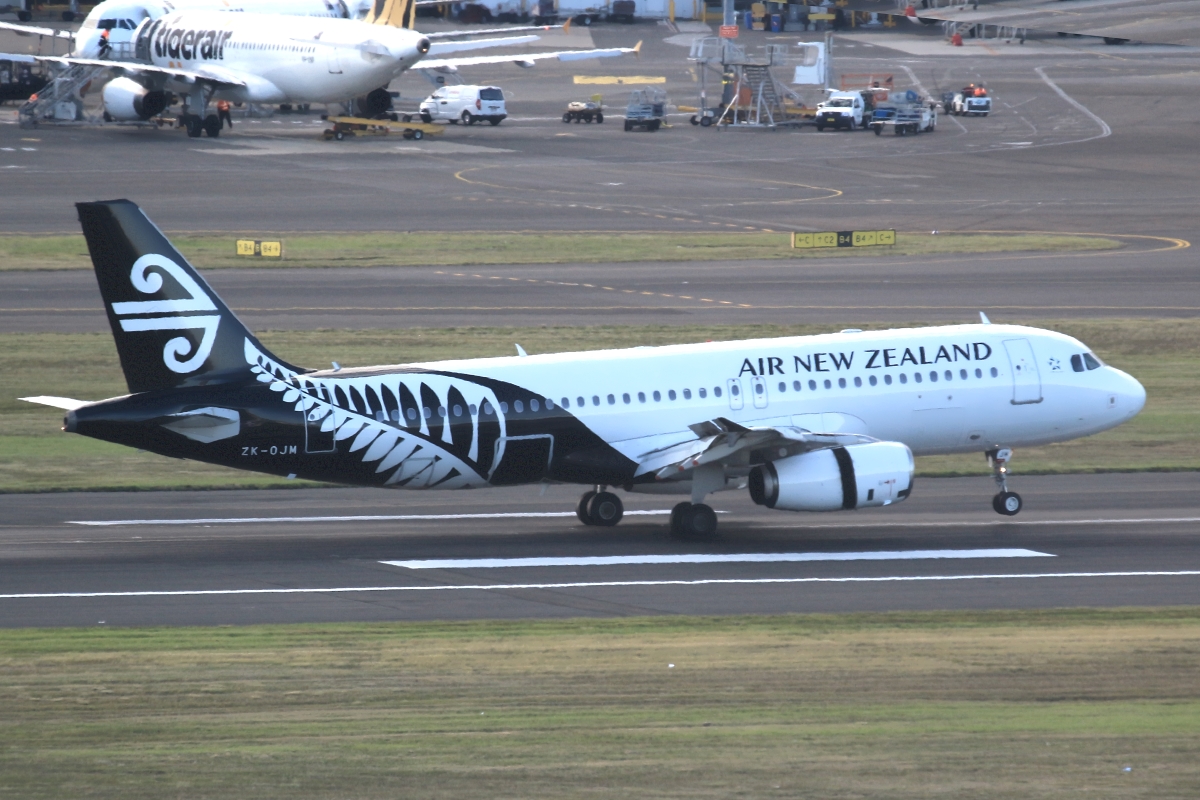 ZK-OJM (cn 2533) Airbus A320-232