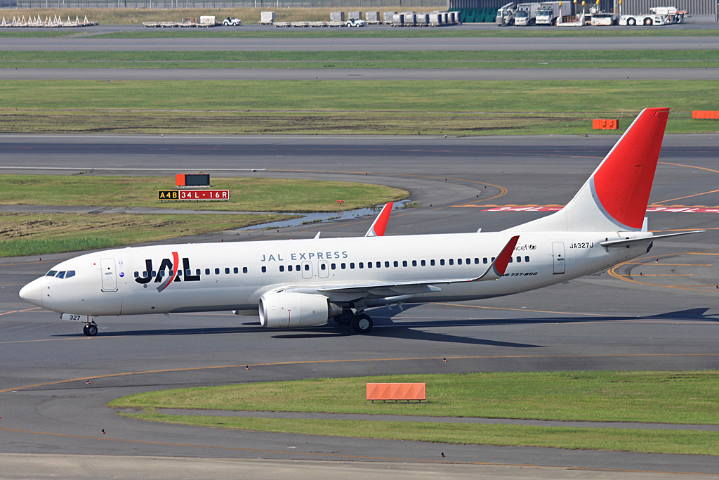 JA327J (35356) 2010 Boeing 737-846(WL)