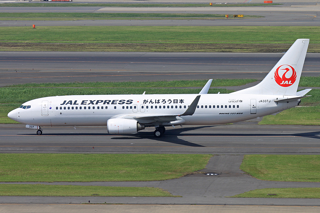 JA337J (40352) 2011 Boeing 737-846(WL)