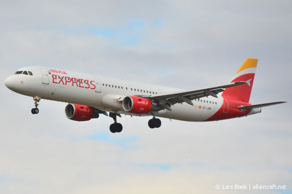EC-JDR (2488) 2004 Airbus A321-213