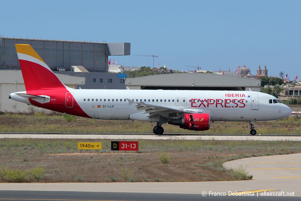 EC-LLE (1119) 1999 Airbus A320-214