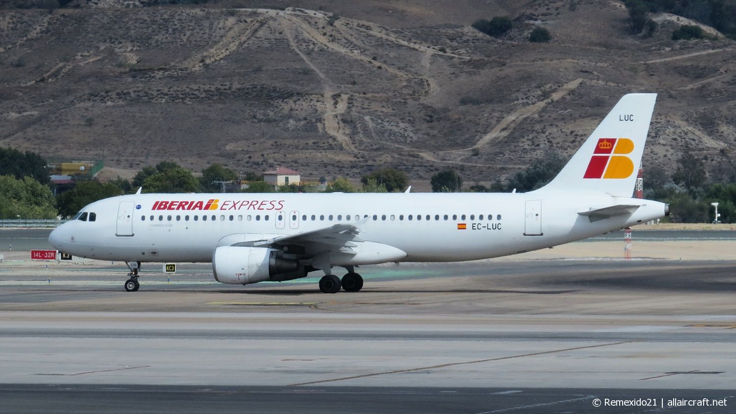EC-LUC (1059) 1999 Airbus A320-214