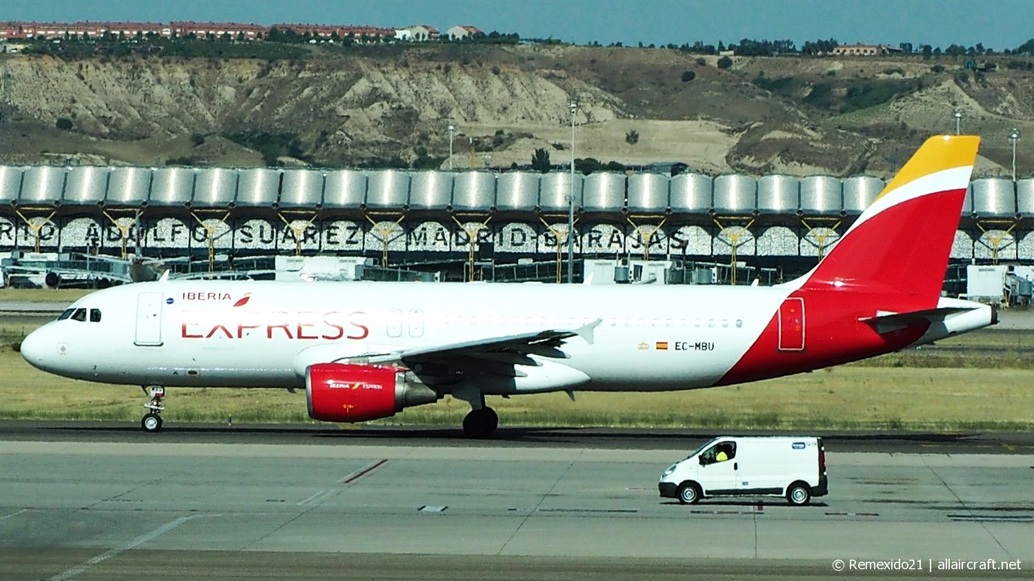 EC-MBU (1198) 2000 Airbus A320-214