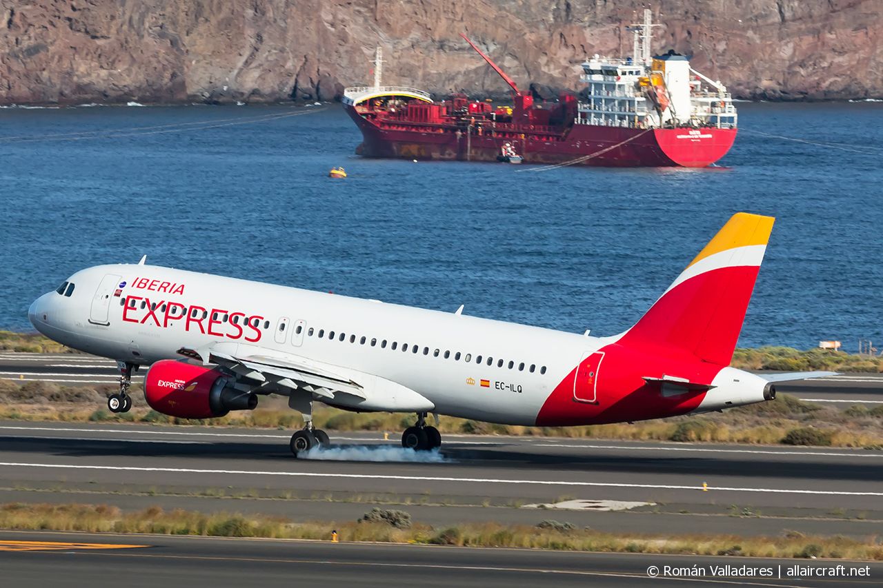 EC-ILQ (1736) 2002 Airbus A320-214