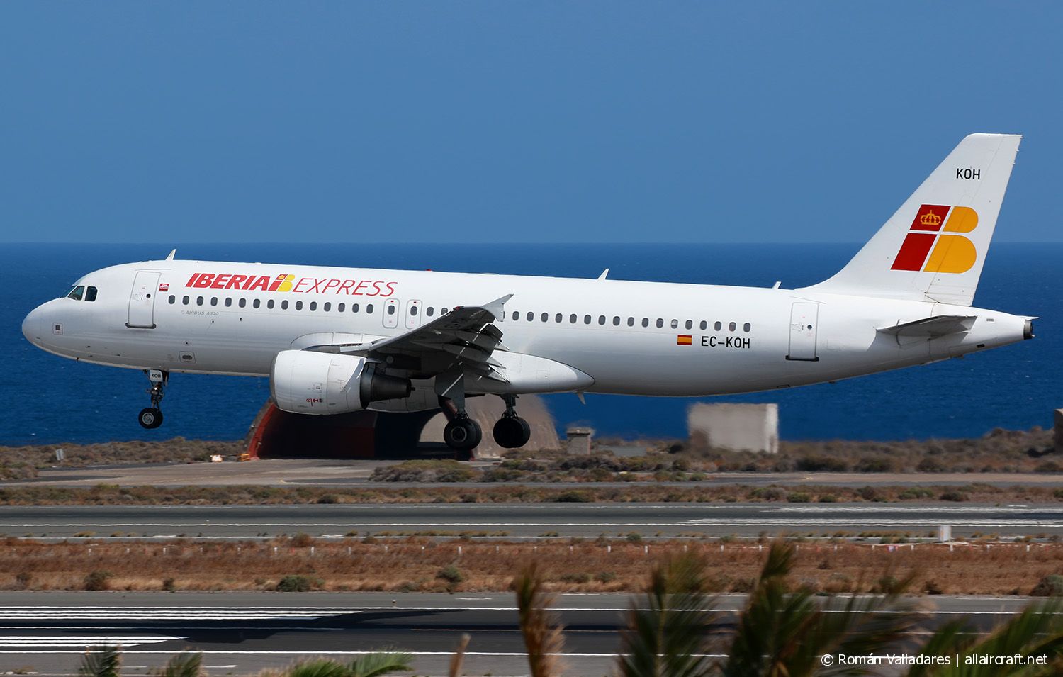 EC-KOH (2248) 2004 Airbus A320-214