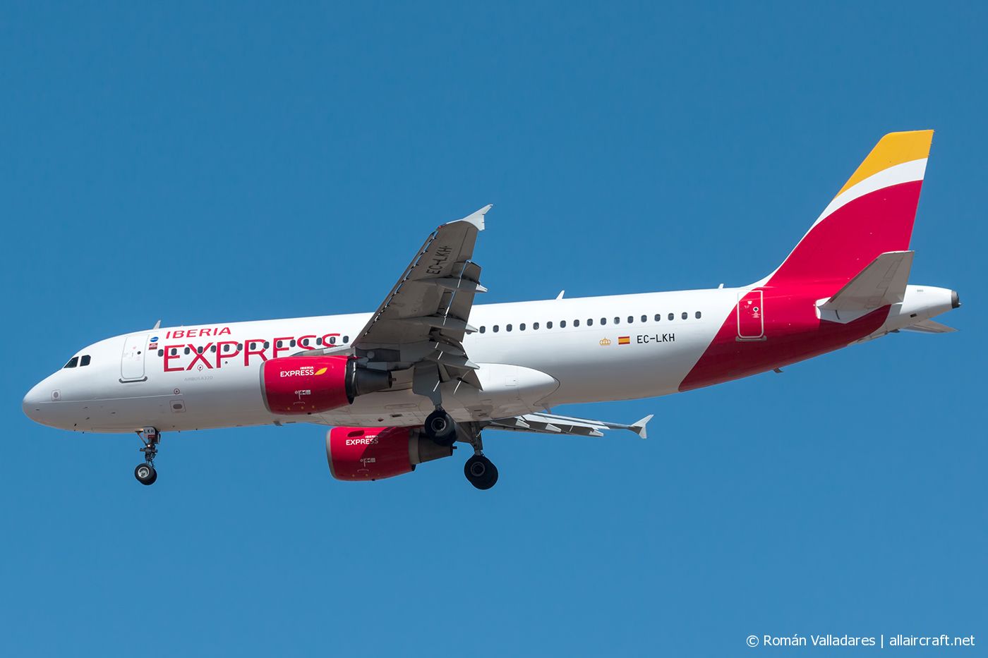 EC-LKH (1101) 1999 Airbus A320-214