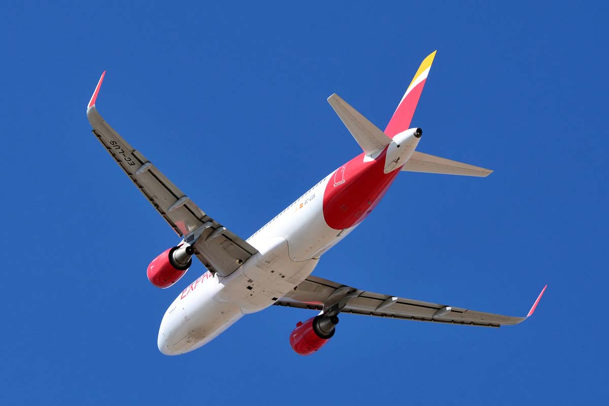 EC-LUS (5501) 2013 Airbus A320-216(WL)
