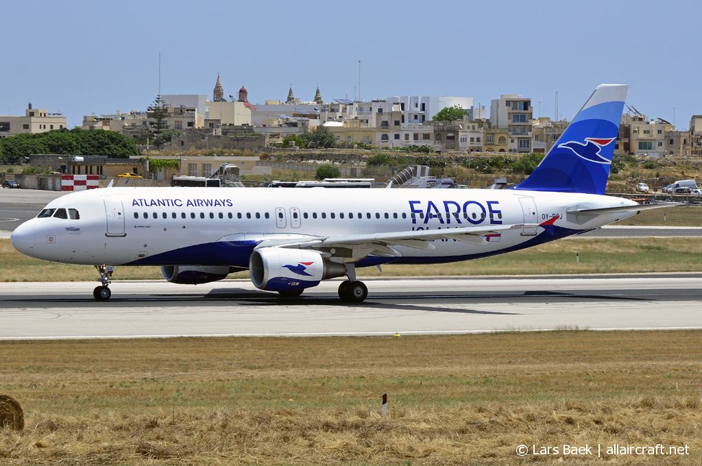 OY-RCJ (7465) 2016 Airbus A320-214