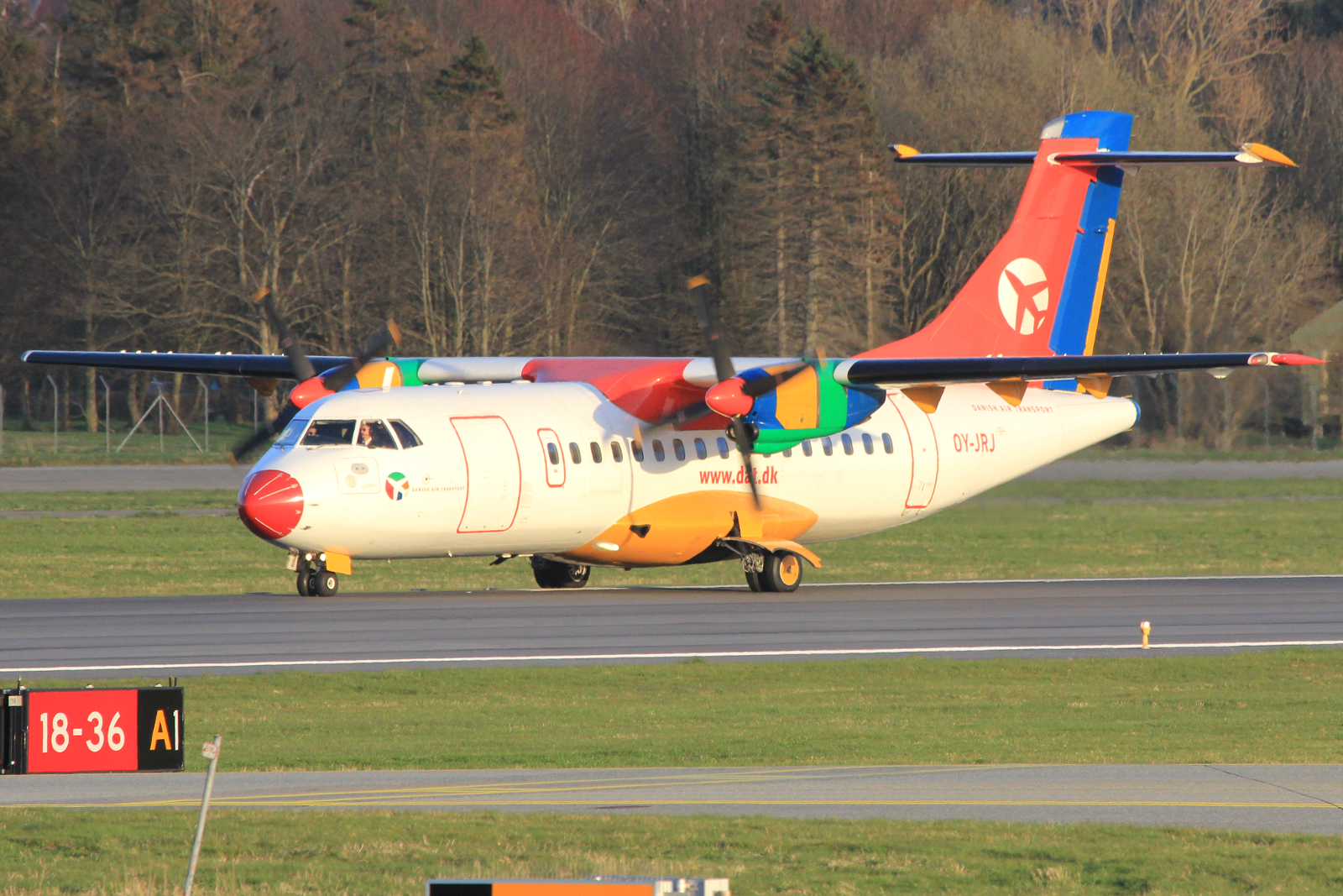 OY-JRJ ( 036 ) 1986 ATR-42-320
