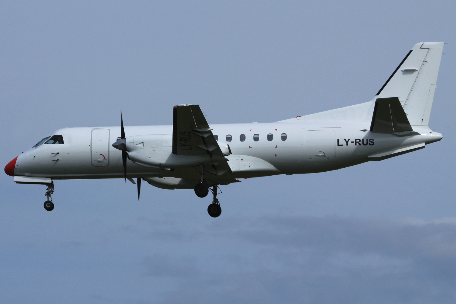LY-RUS (340A-074) 1985 Saab 340A