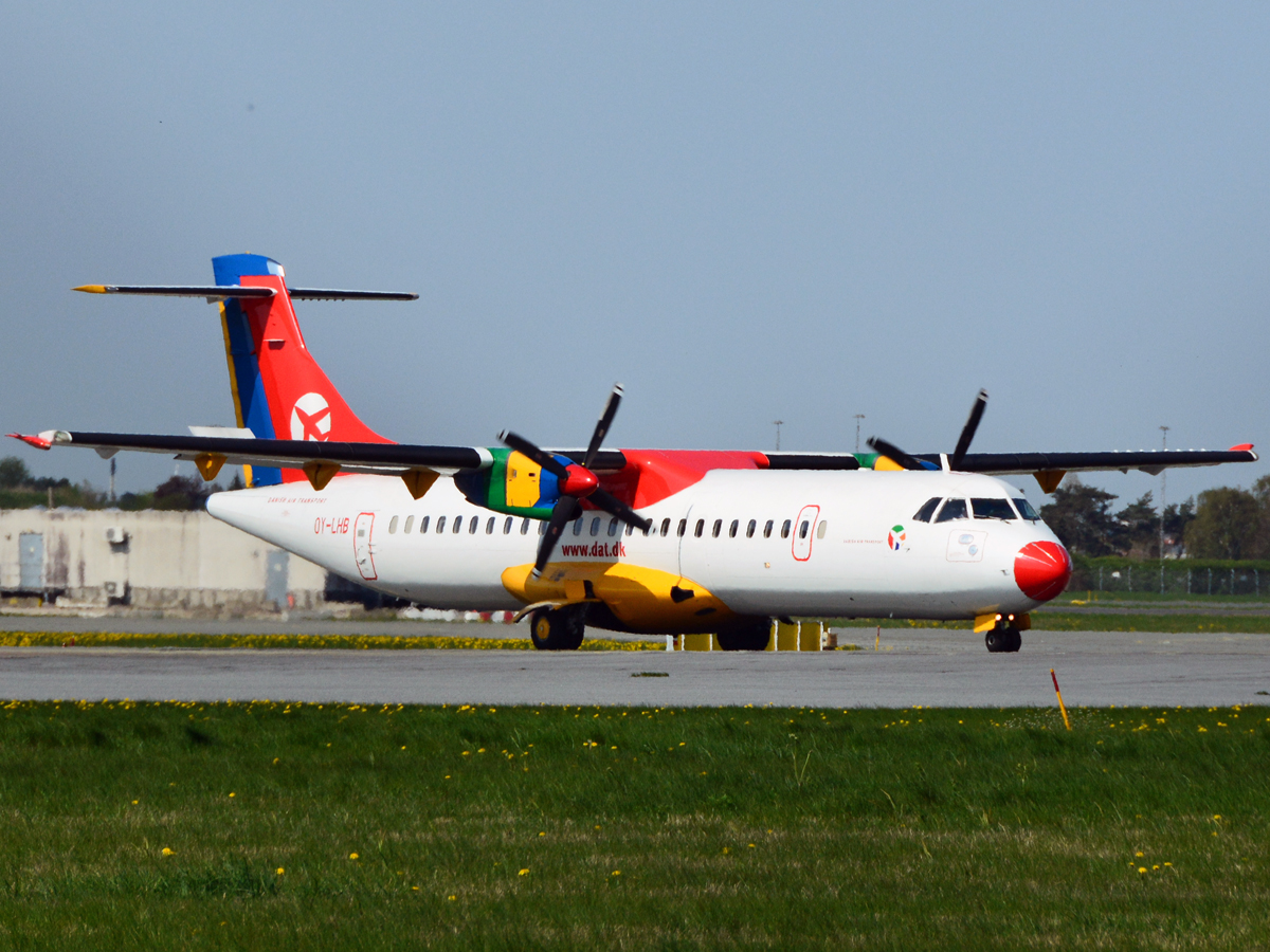 OY-LHB (496) 1996 ATR-72-202