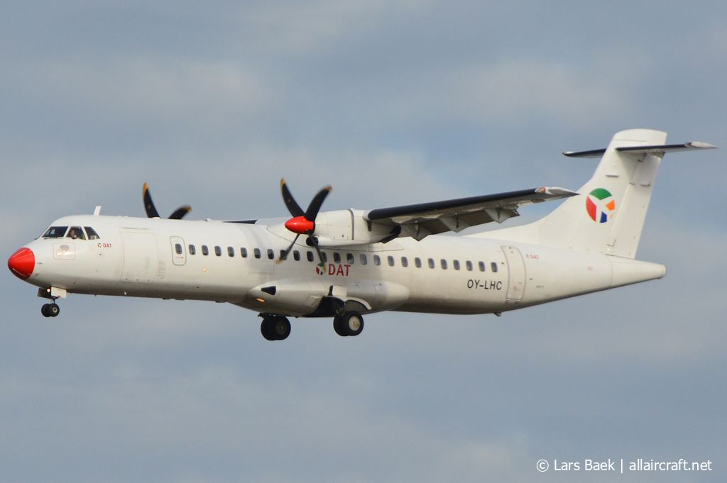 OY-LHC (405) 1994 ATR-72-212