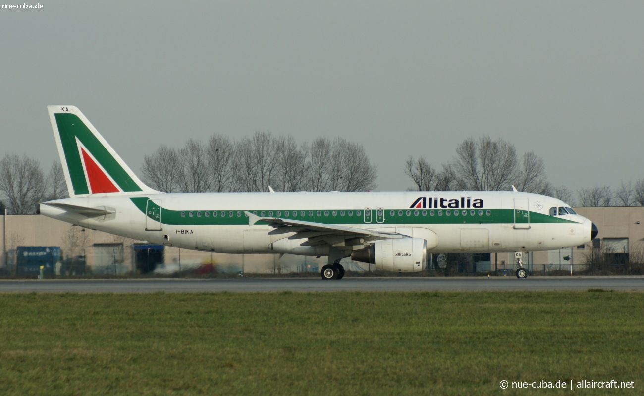 I-BIKA (951) 1999 Airbus A320-214