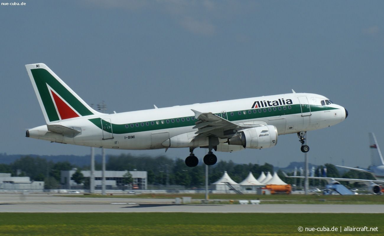 I-BIMI (1745) 2002 Airbus A319-112