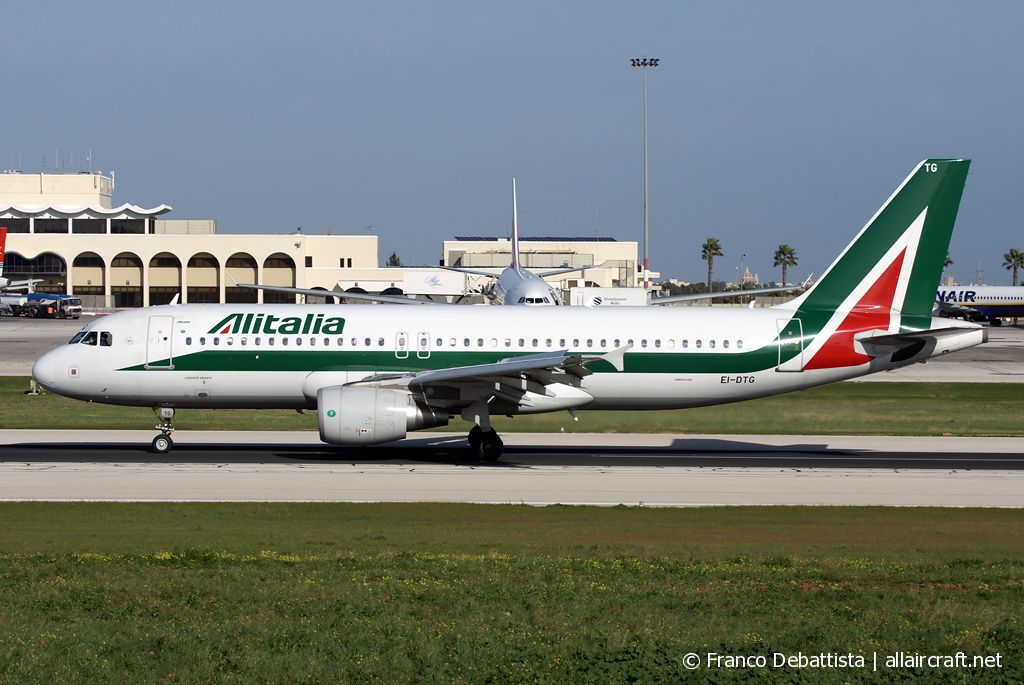 EI-DTG (3921) 2009 Airbus A320-216
