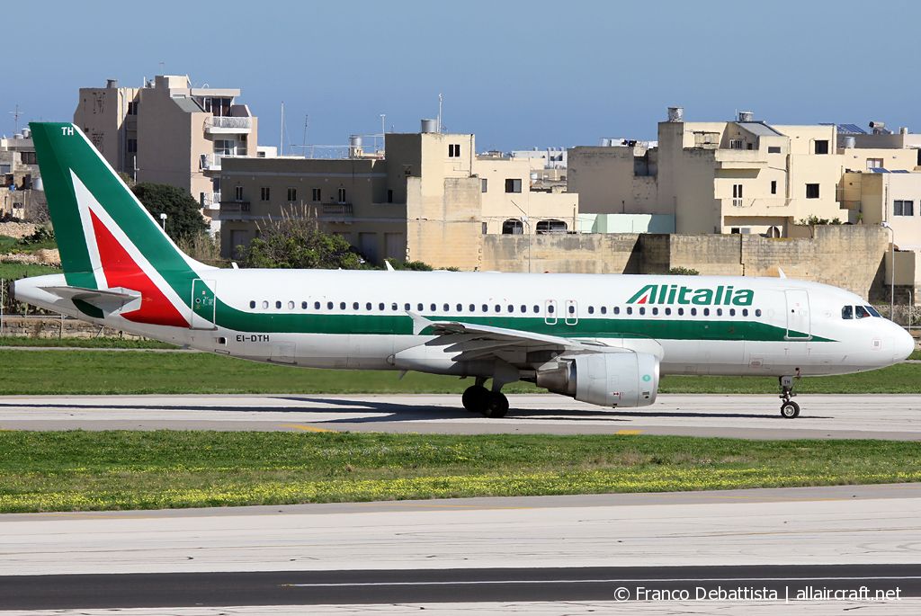 EI-DTH (3956) 2009 Airbus A320-216
