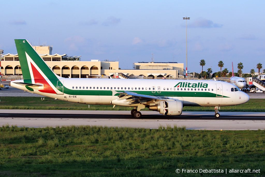 EI-EIE (4536) 2010 Airbus A320-216
