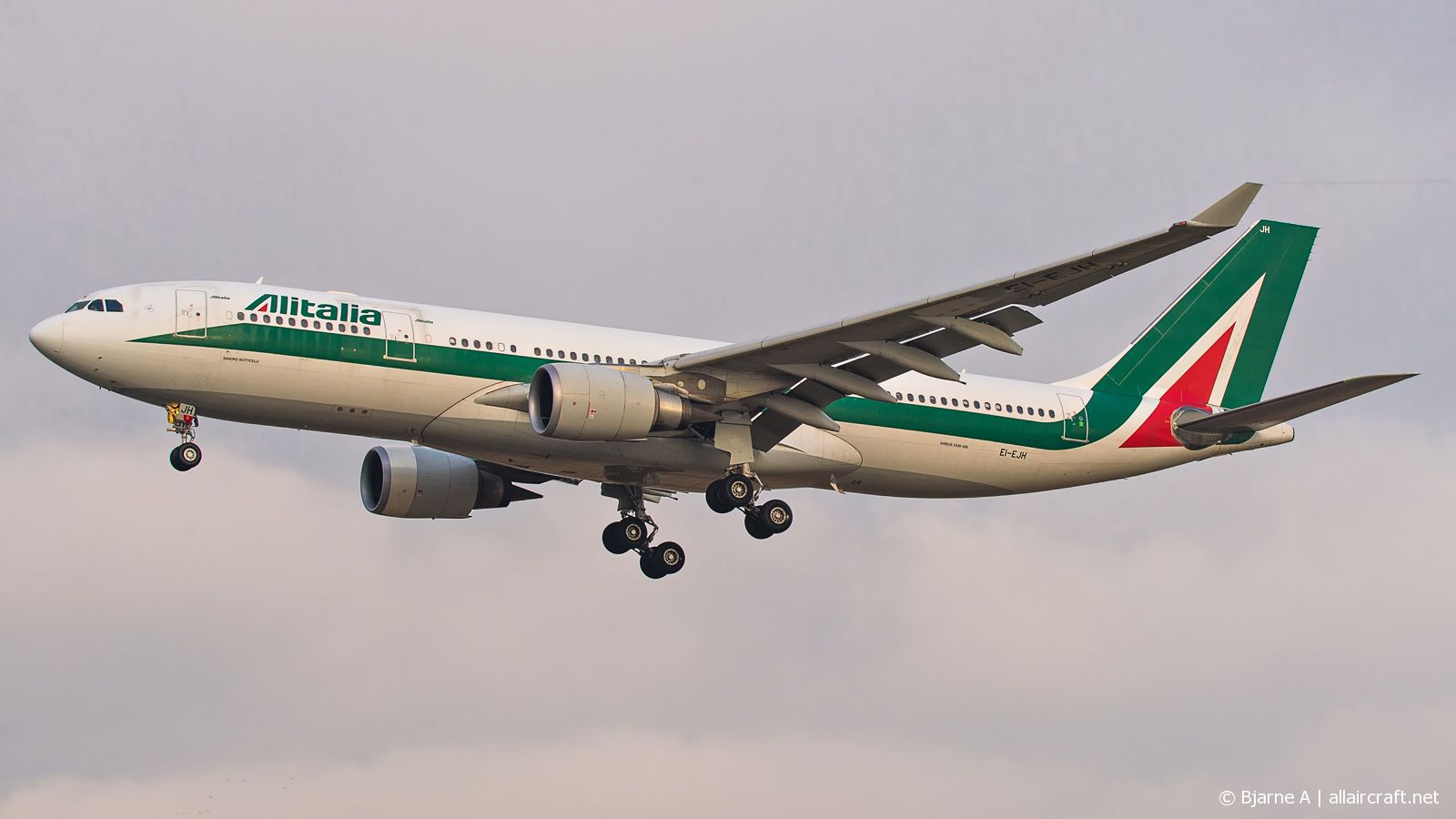 EI-EJH (1135) 2010 Airbus A330-202