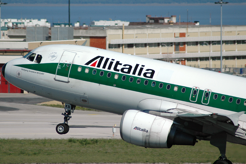 I-BIKB · Airbus A320-214 · (LIS / LPPT)
