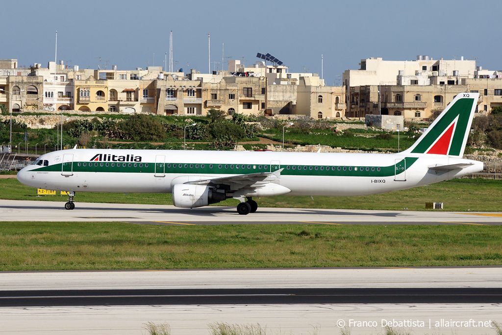 I-BIXQ (586) 1996 Airbus A321-112