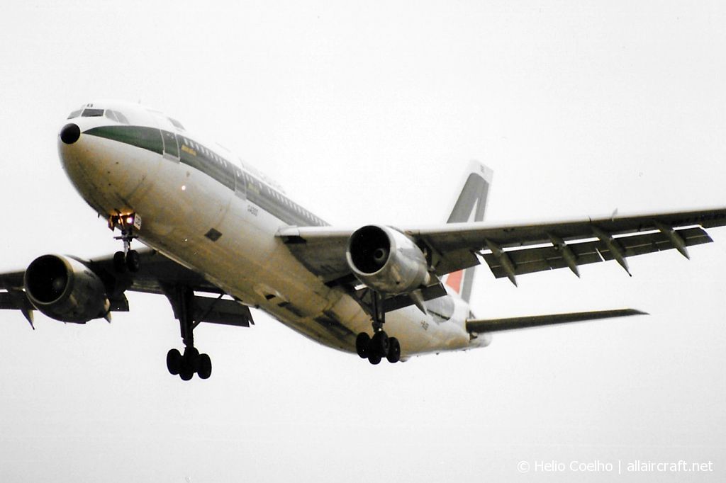 I-BUSB (101) 1980 Airbus A300B4-203