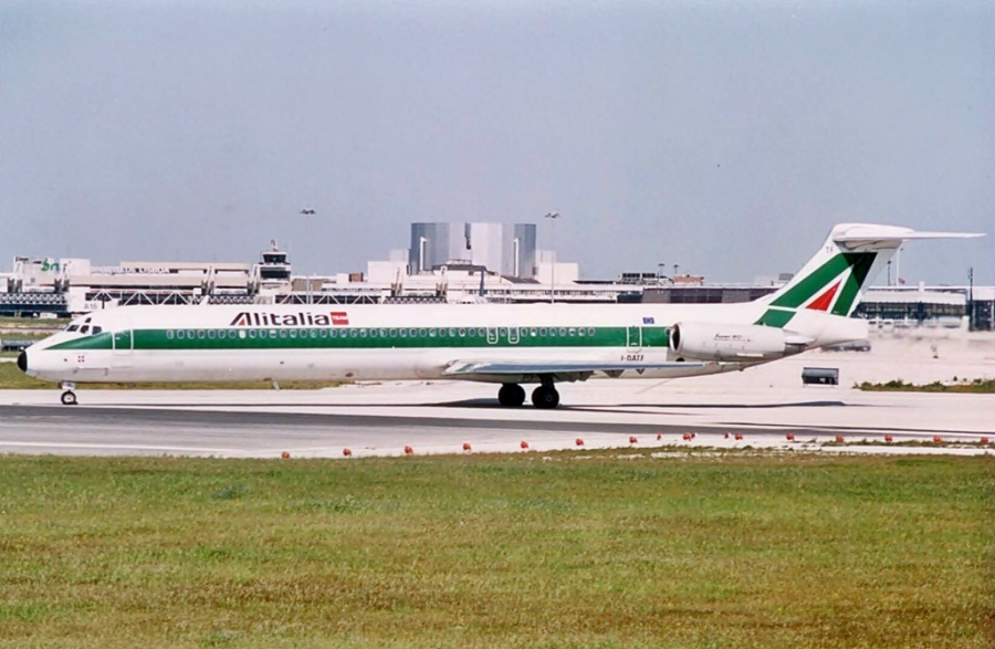 I-DATF (cn 53224) McDonnell Douglas MD-82