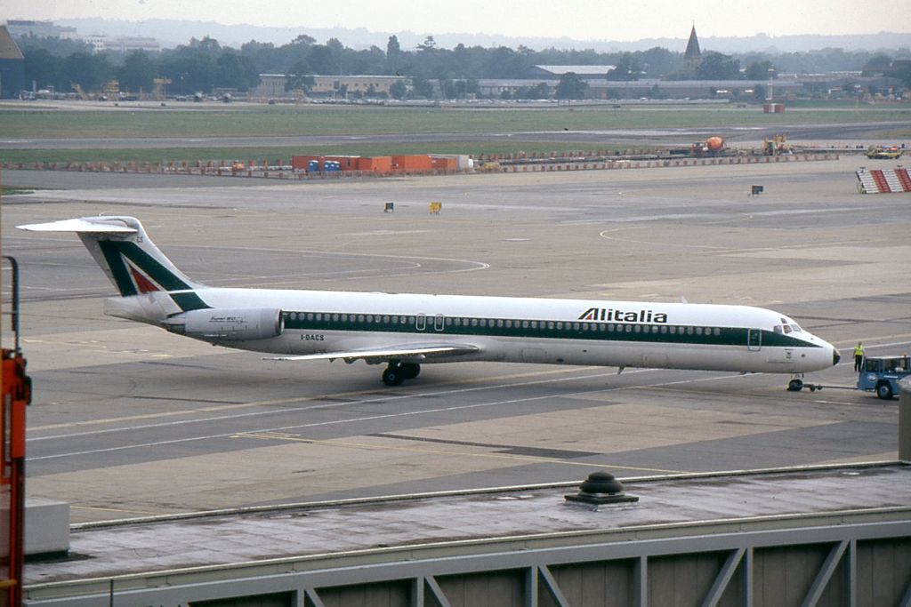 I-DACS (cn 53053) McDonnell Douglas MD-82