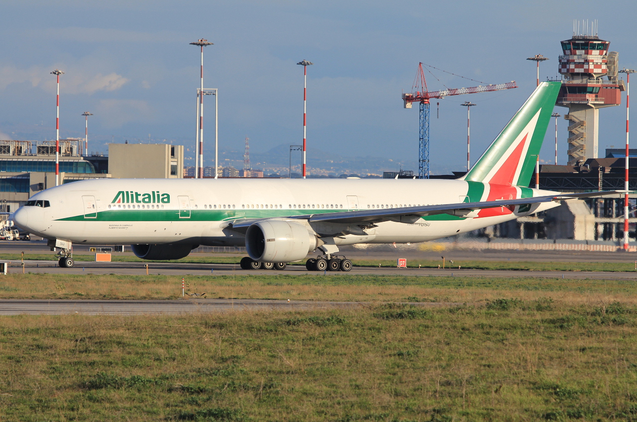 I-DISU (32858) 2002 Boeing 777-243ER