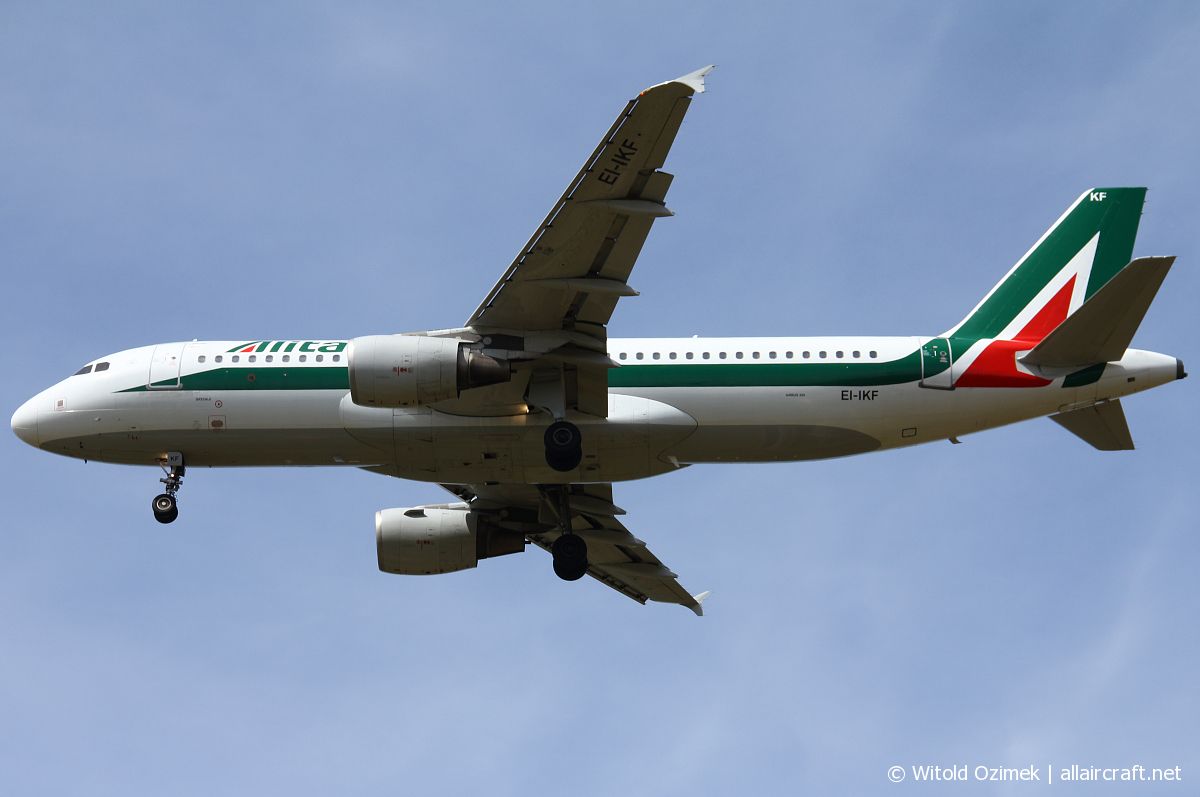 EI-IKF (1473) 2001 Airbus A320-214