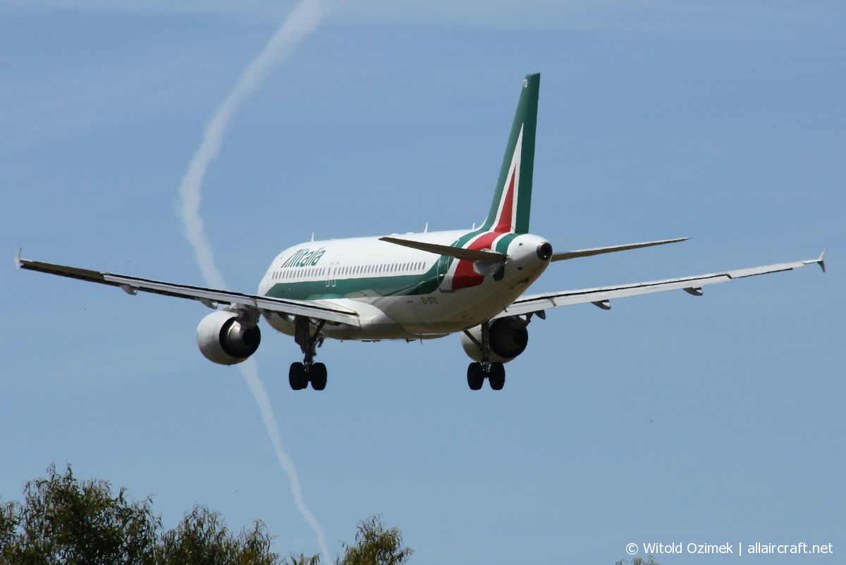 EI-DTO (4152) 2010 Airbus A320-216