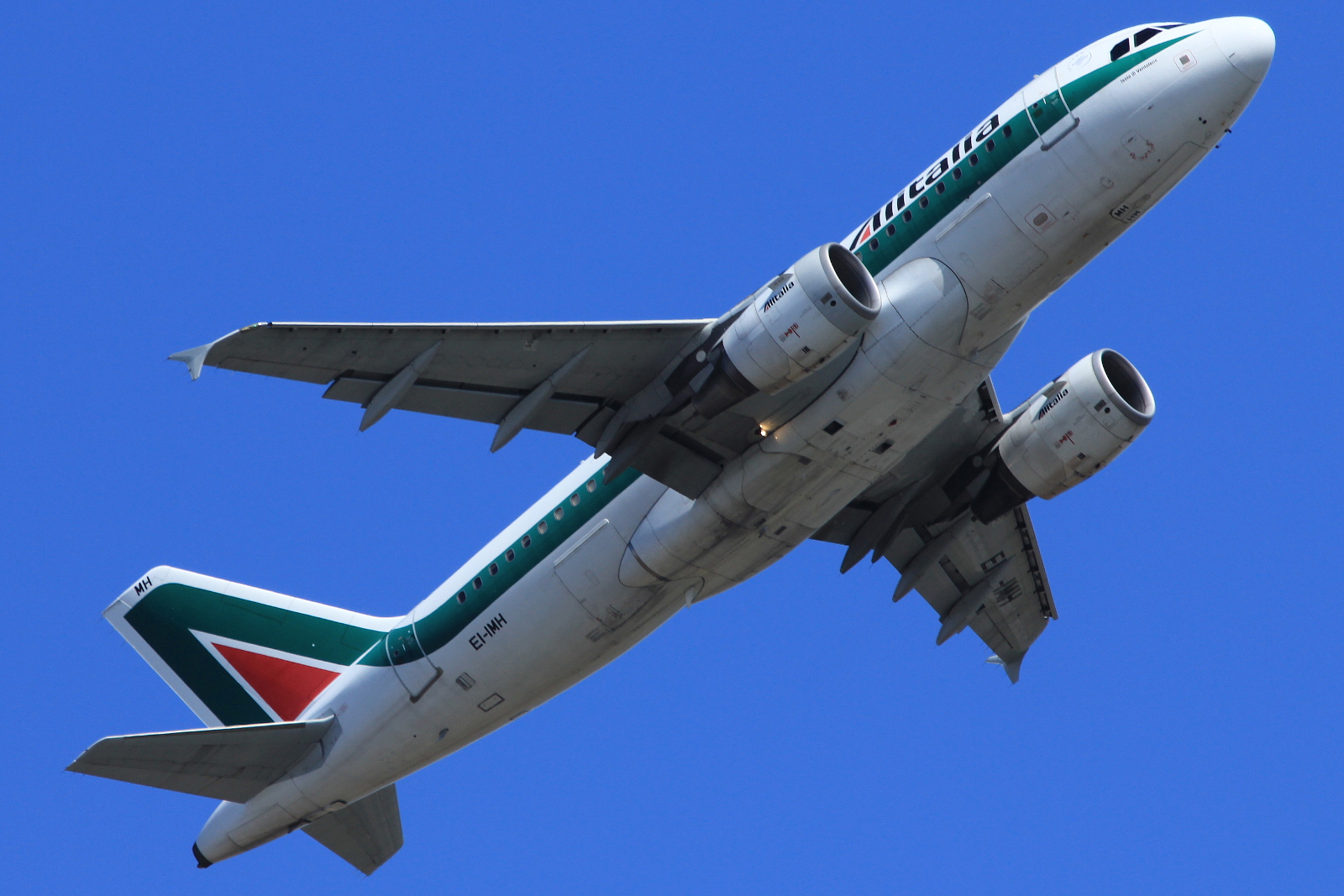 EI-IMH (2101) 2004 Airbus A319-112