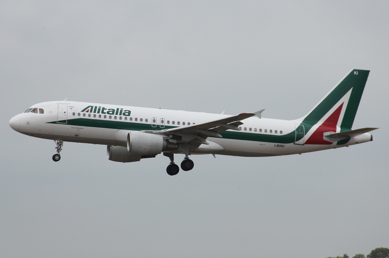 I-BIKI (1138) 1999 Airbus A320-214