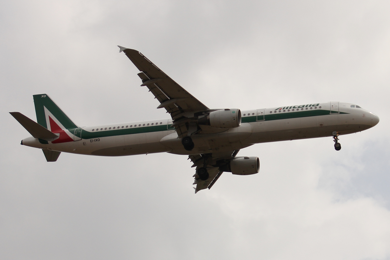 EI-IXO, (cn 0495), Airbus A321-112