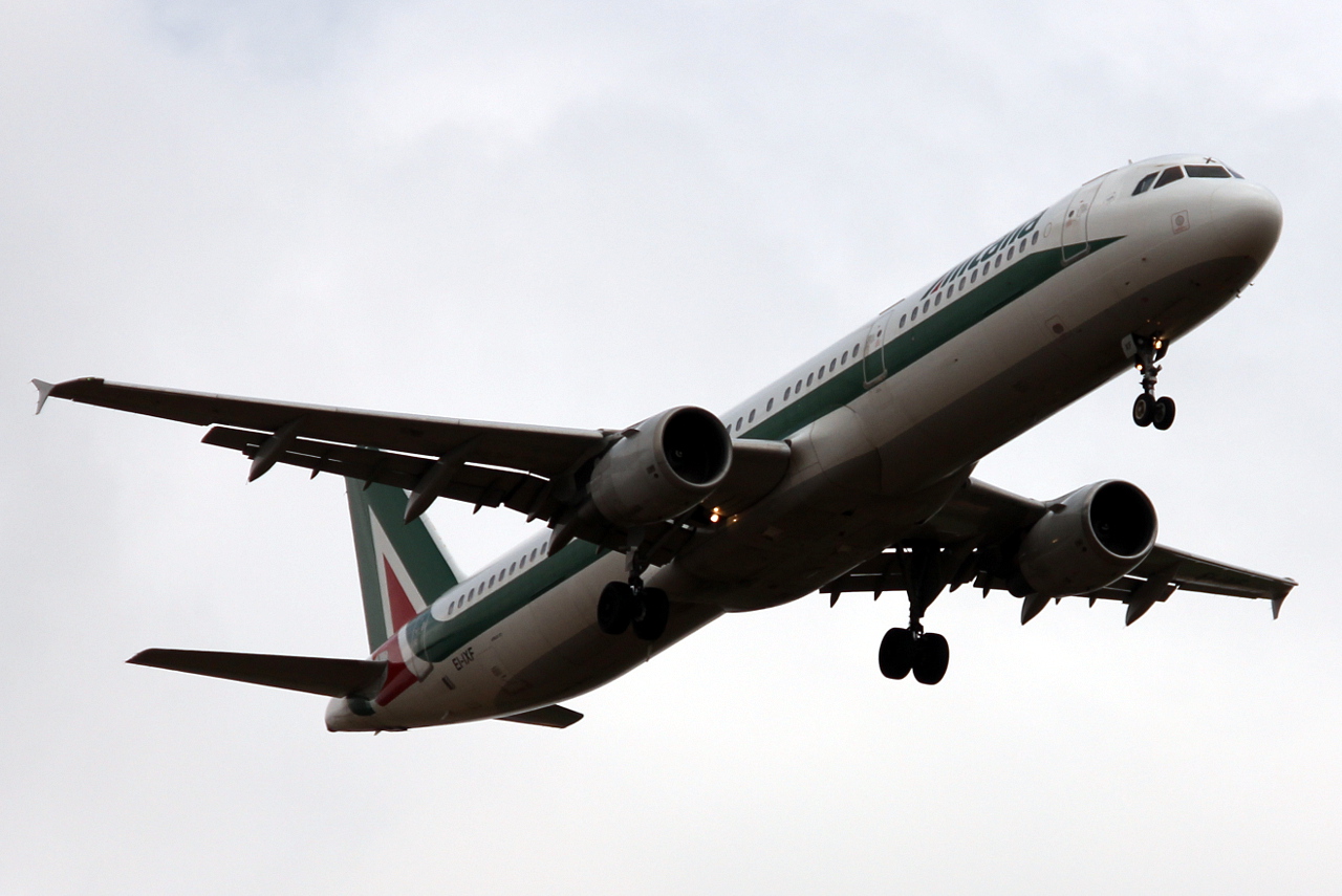 EI-IXF (515) 1995 Airbus A321-112