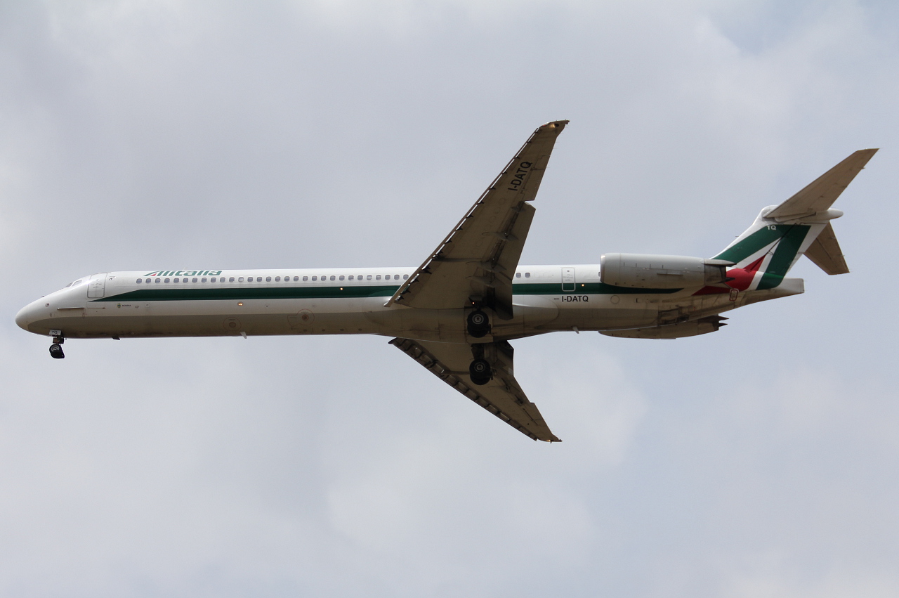 I-DATQ (cn 53233) McDonnell Douglas MD-82