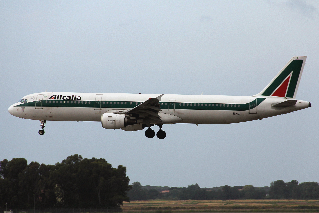EI-IXI, (cn 0494), Airbus A321-112