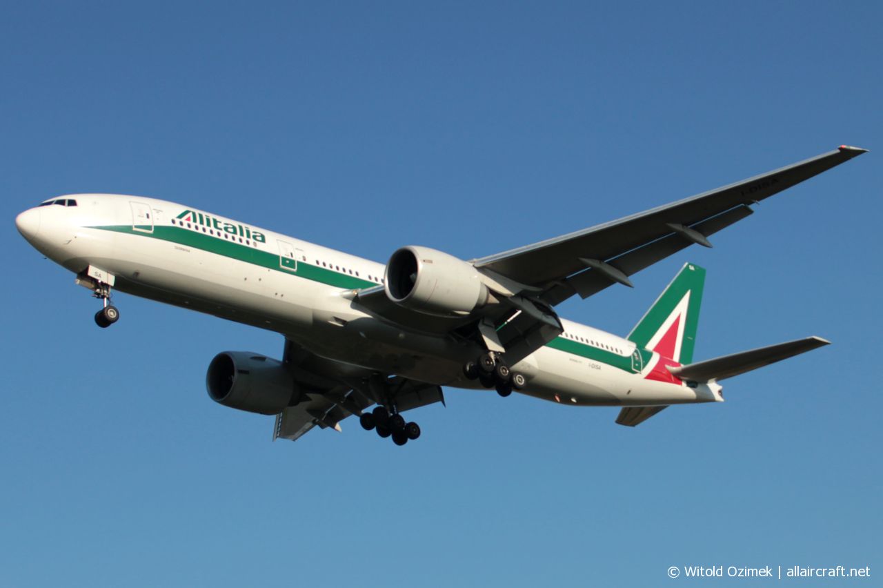 I-DISA (cn 32855) Boeing 777-243ER