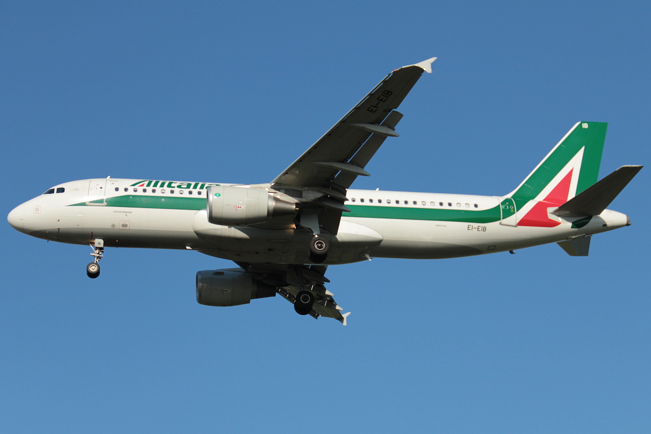 EI-EIB (4249) 2010 Airbus A320-216