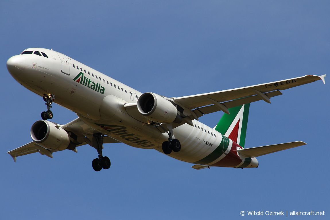 I-WEBB · Airbus A320-214 · (FCO / LIRF)